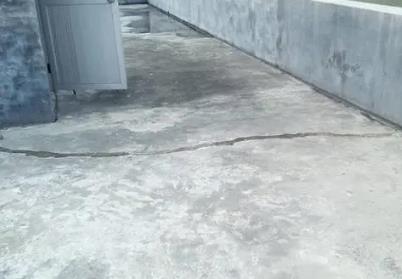 铁锋楼顶漏水维修公司分享下如何解决卫生间隐蔽部位漏水的问题?